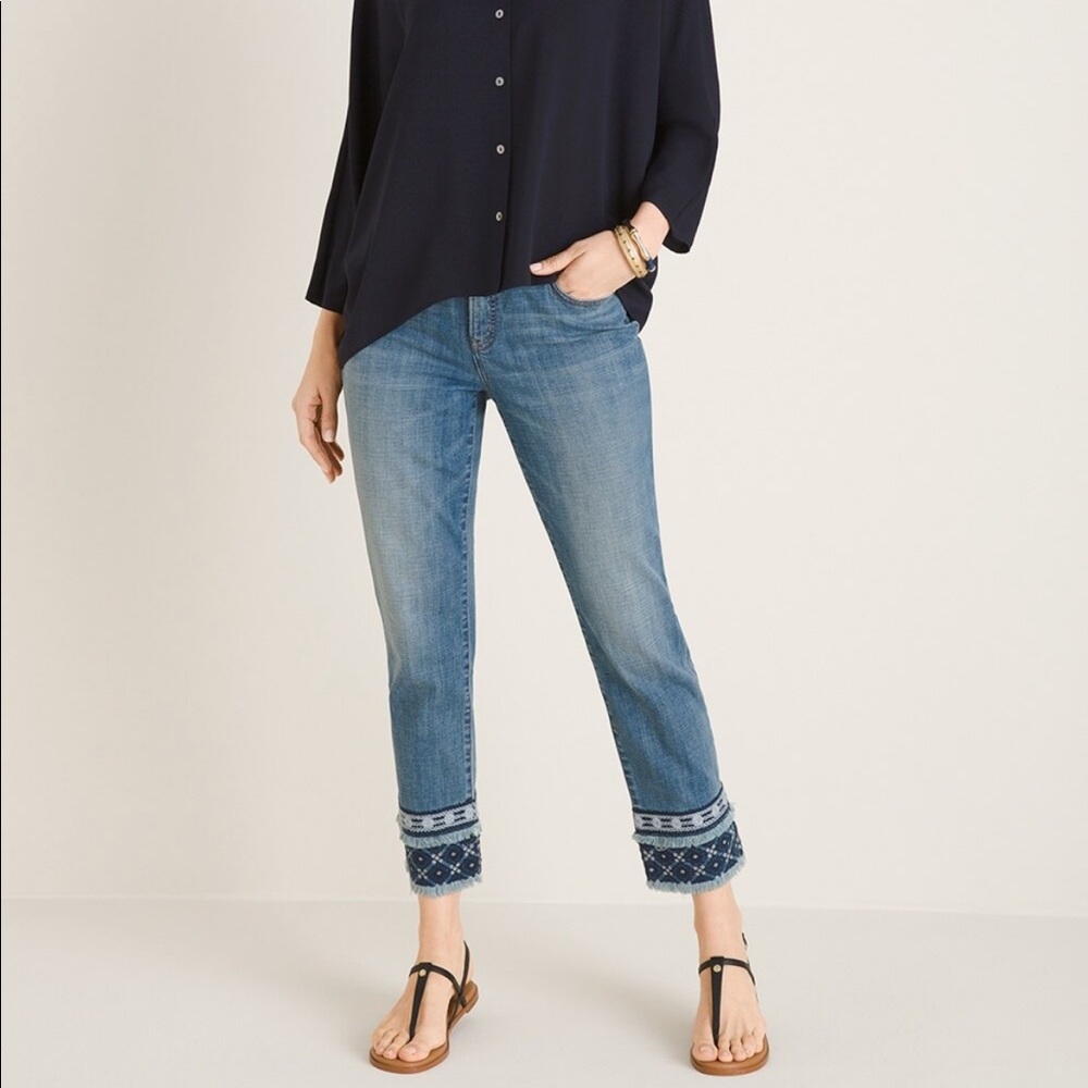 CHICO’S So slimming girlfriend slim leg crop w/ embroidered